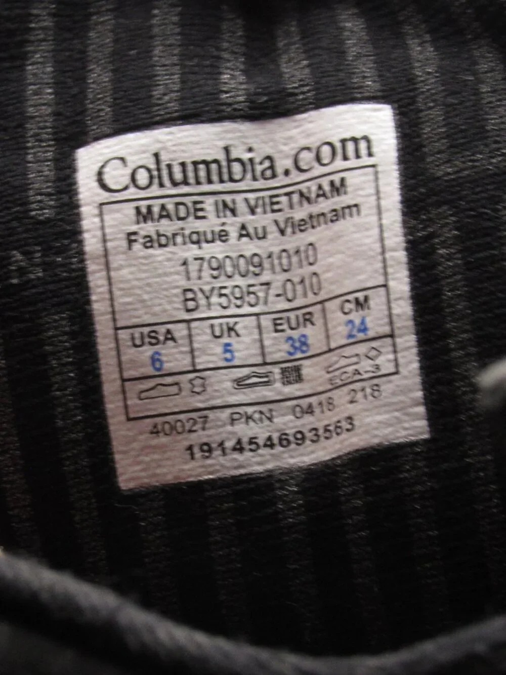 Columbia Black Bugaboot 200 Grams Boys Youth Size 6 Waterproof Boots BY5957-010